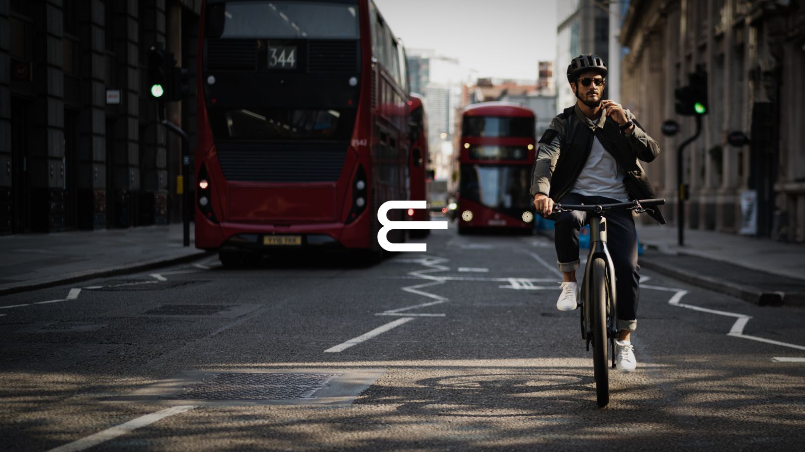 電動自行車Evari Bikes標志設(shè)計